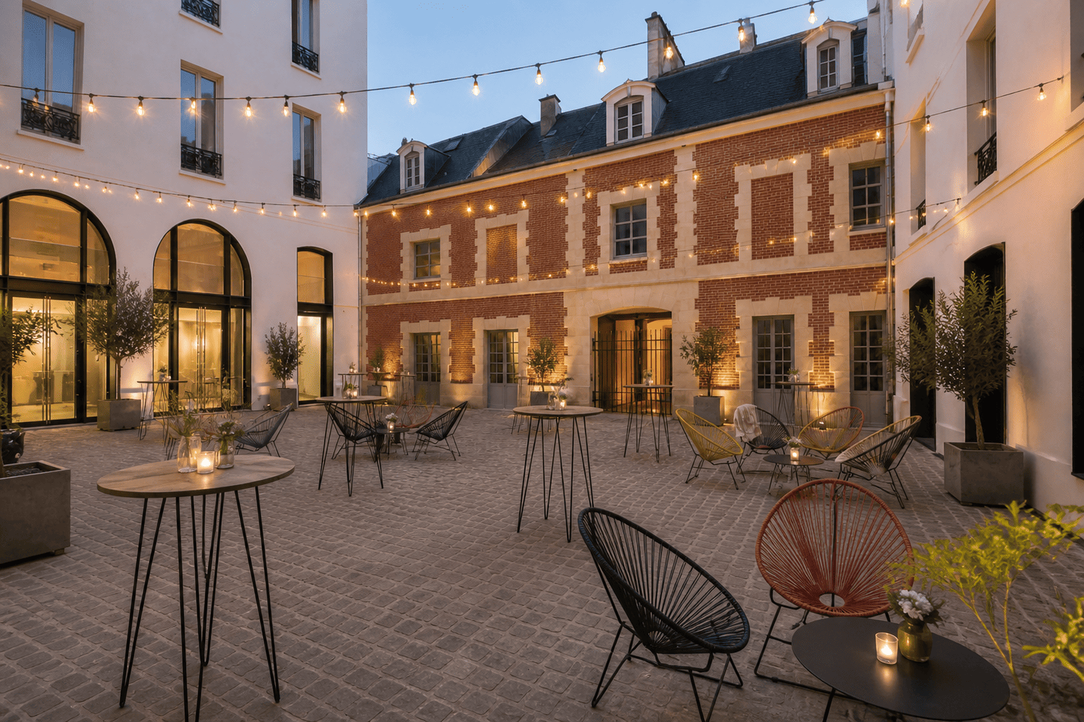 2-Cour-d’honneur-Salle-configuration-en-Cocktail2