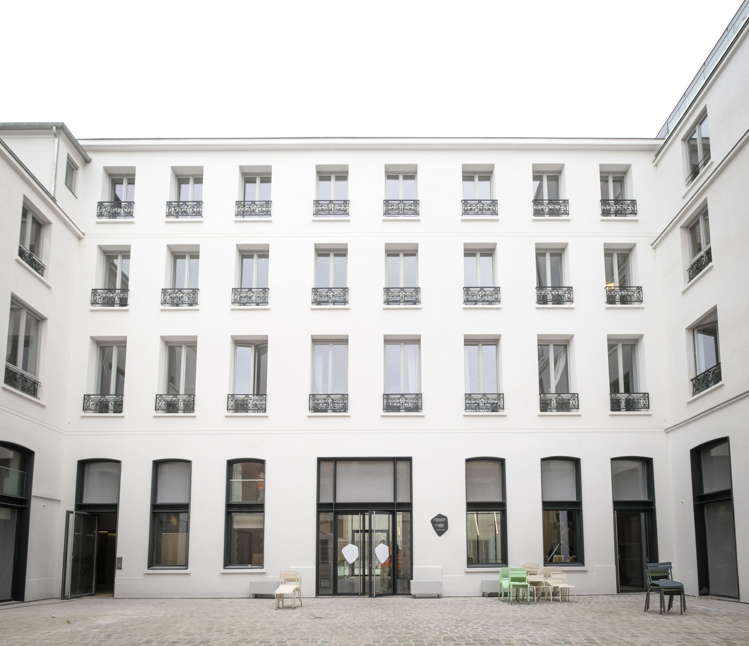 Laboratoire_Charles_V_Cour_d_honneur_3