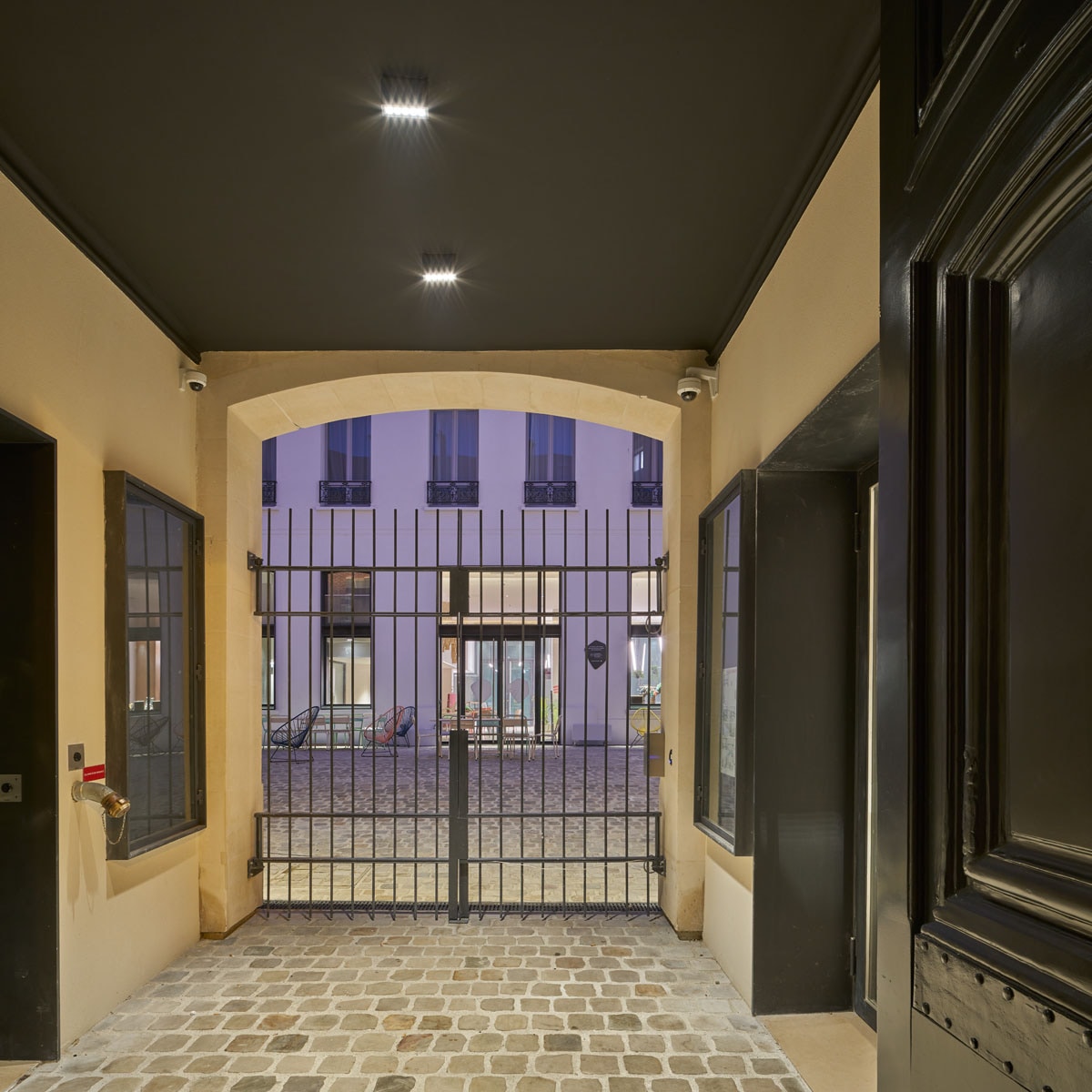 Laboratoire_Charles_V_Cour_d_honneur_6
