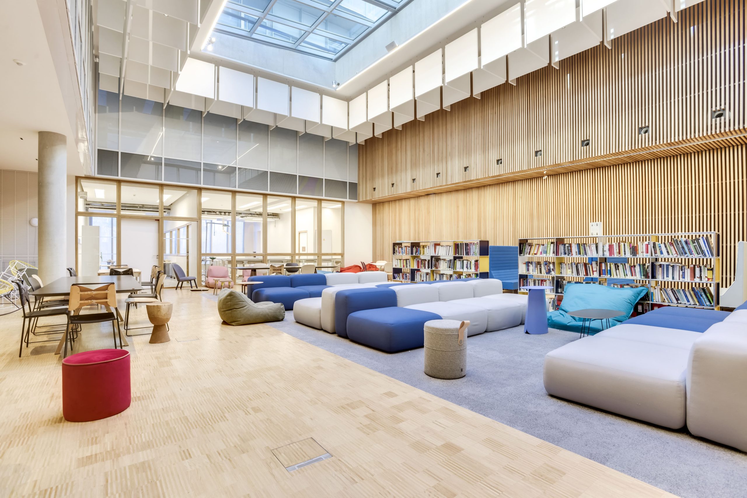 Le_Laboratoire_Charles_V_Learning_Center_1